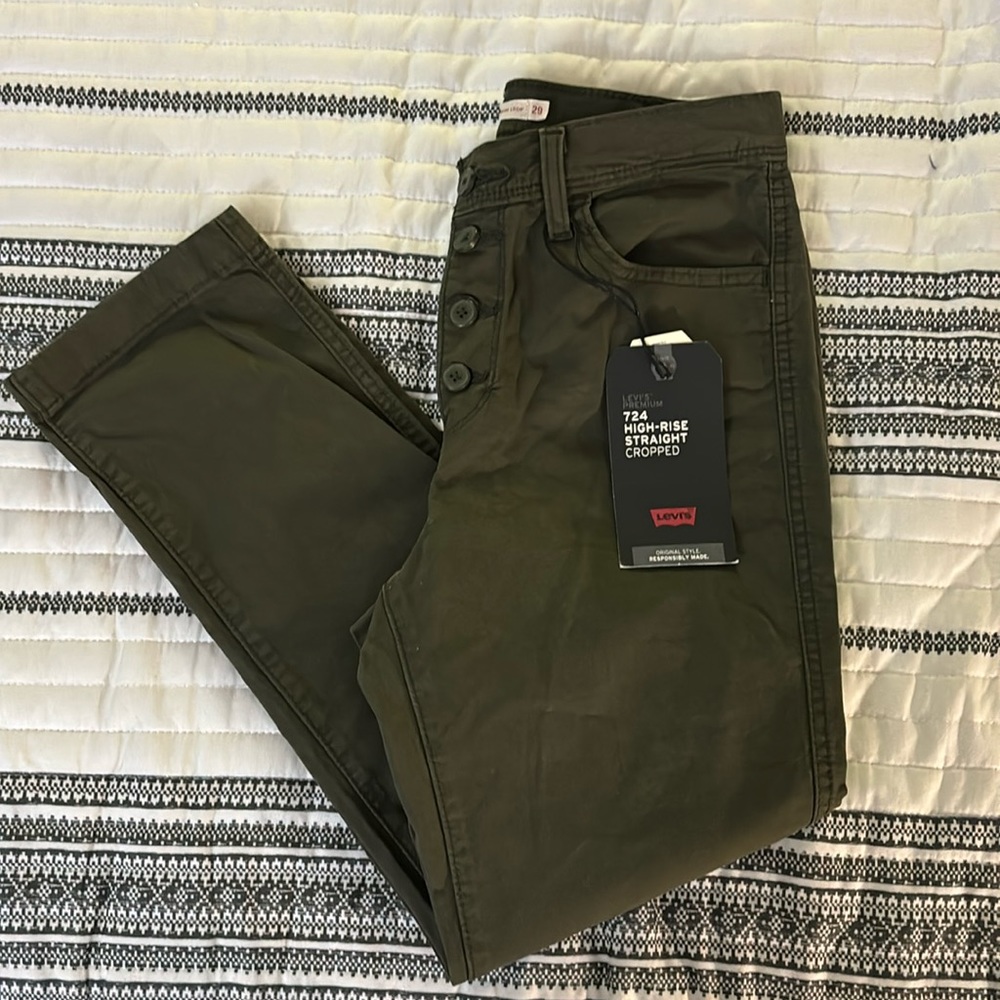 Women’s Levi’s high rise straight cropped pants